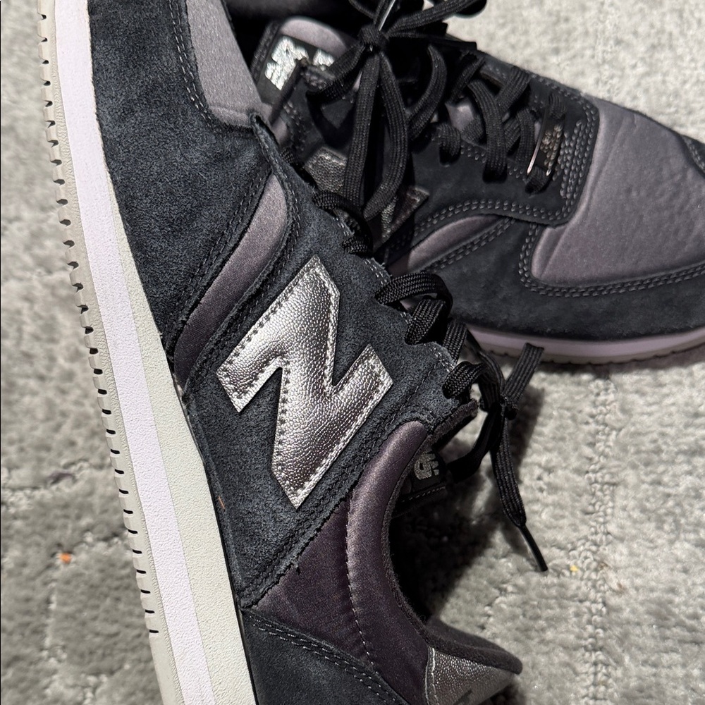 New Balance Men’s Gray & Silver Suede Sneakers
